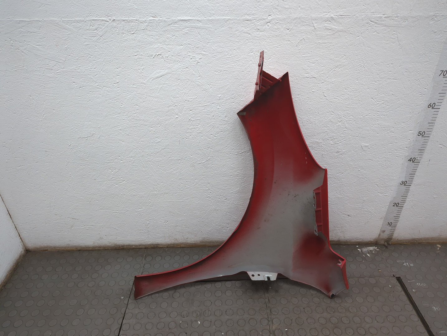 Крыло переднее правое