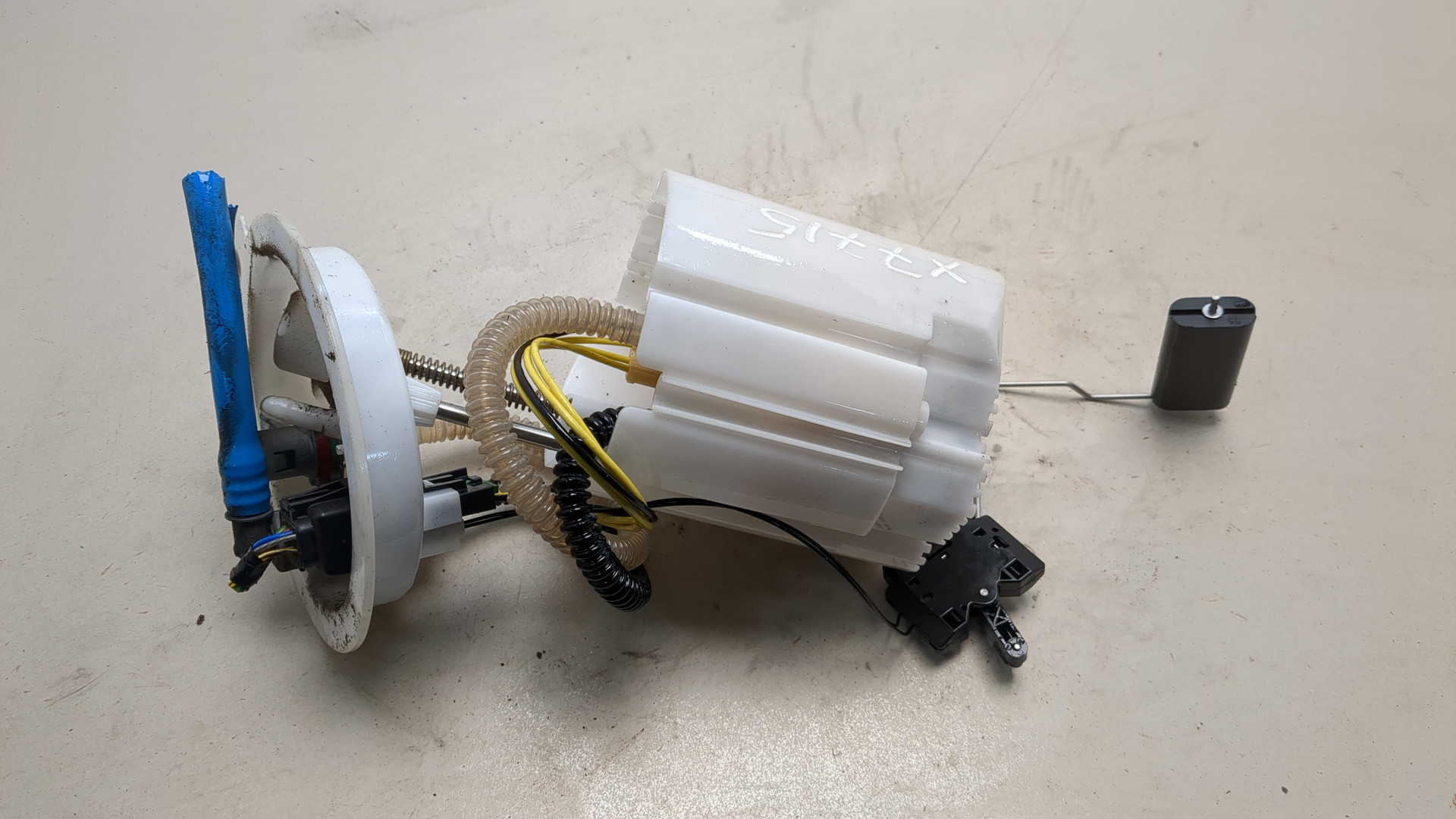 Насос топливный электрический