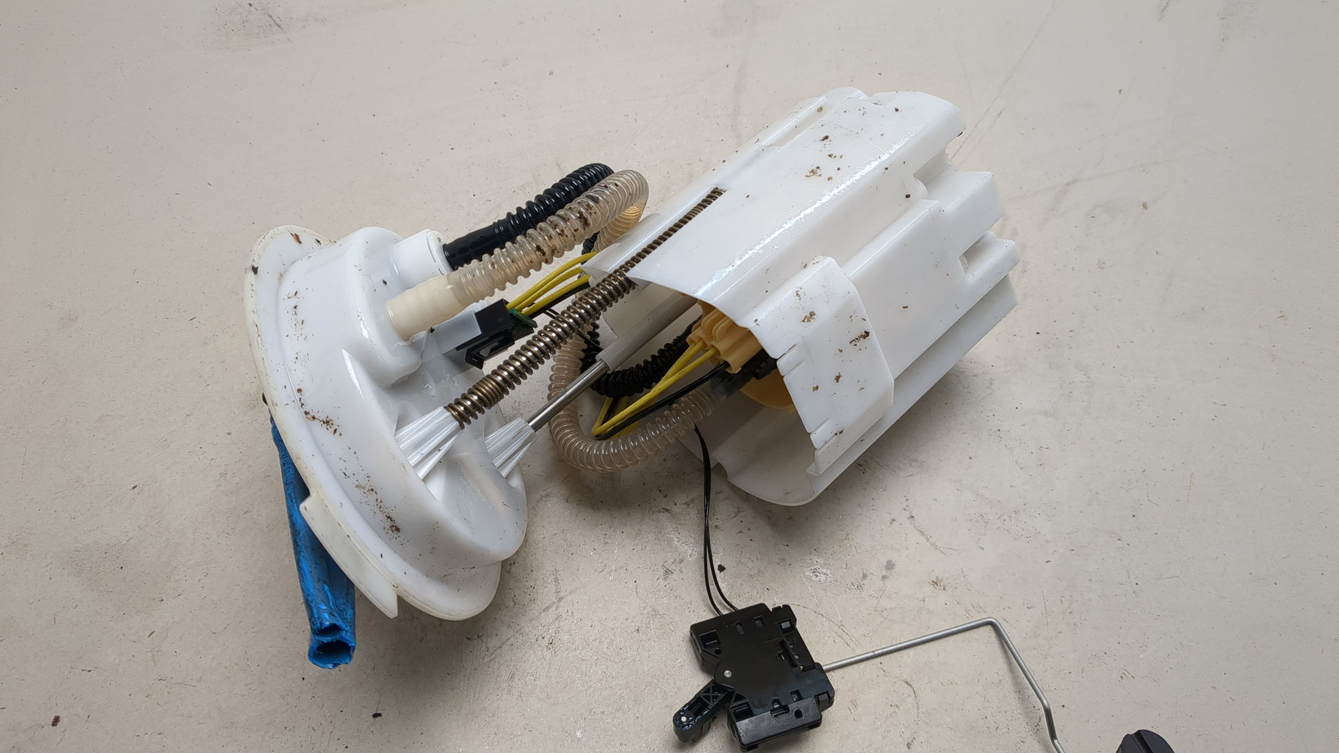 Насос топливный электрический