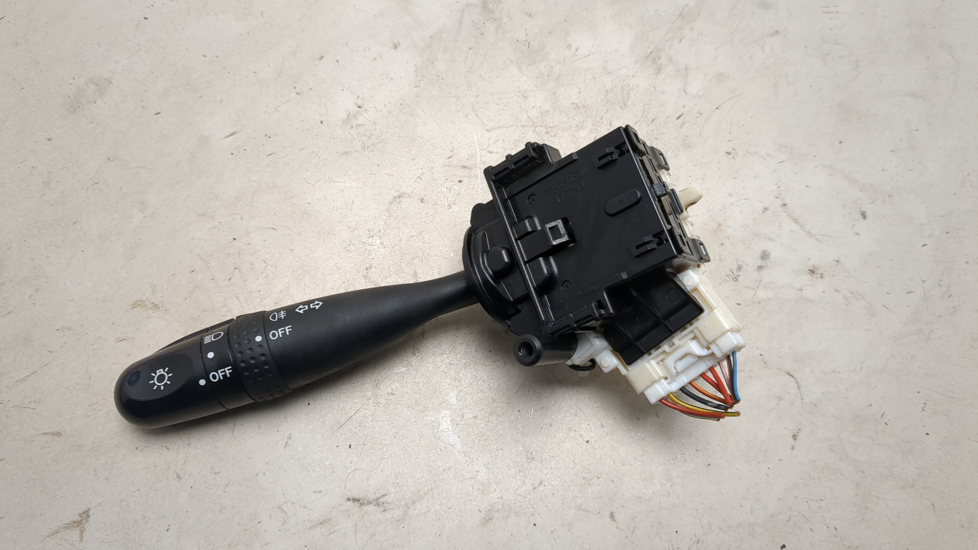 Переключатель поворотов подрулевой