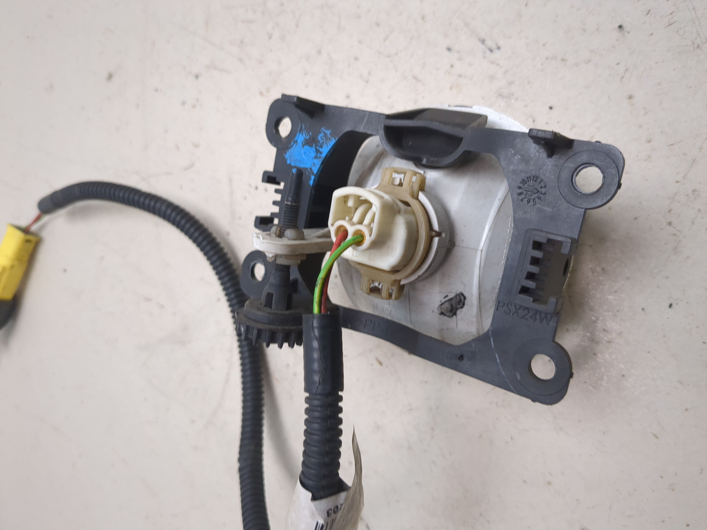 Фара противотуманная правая