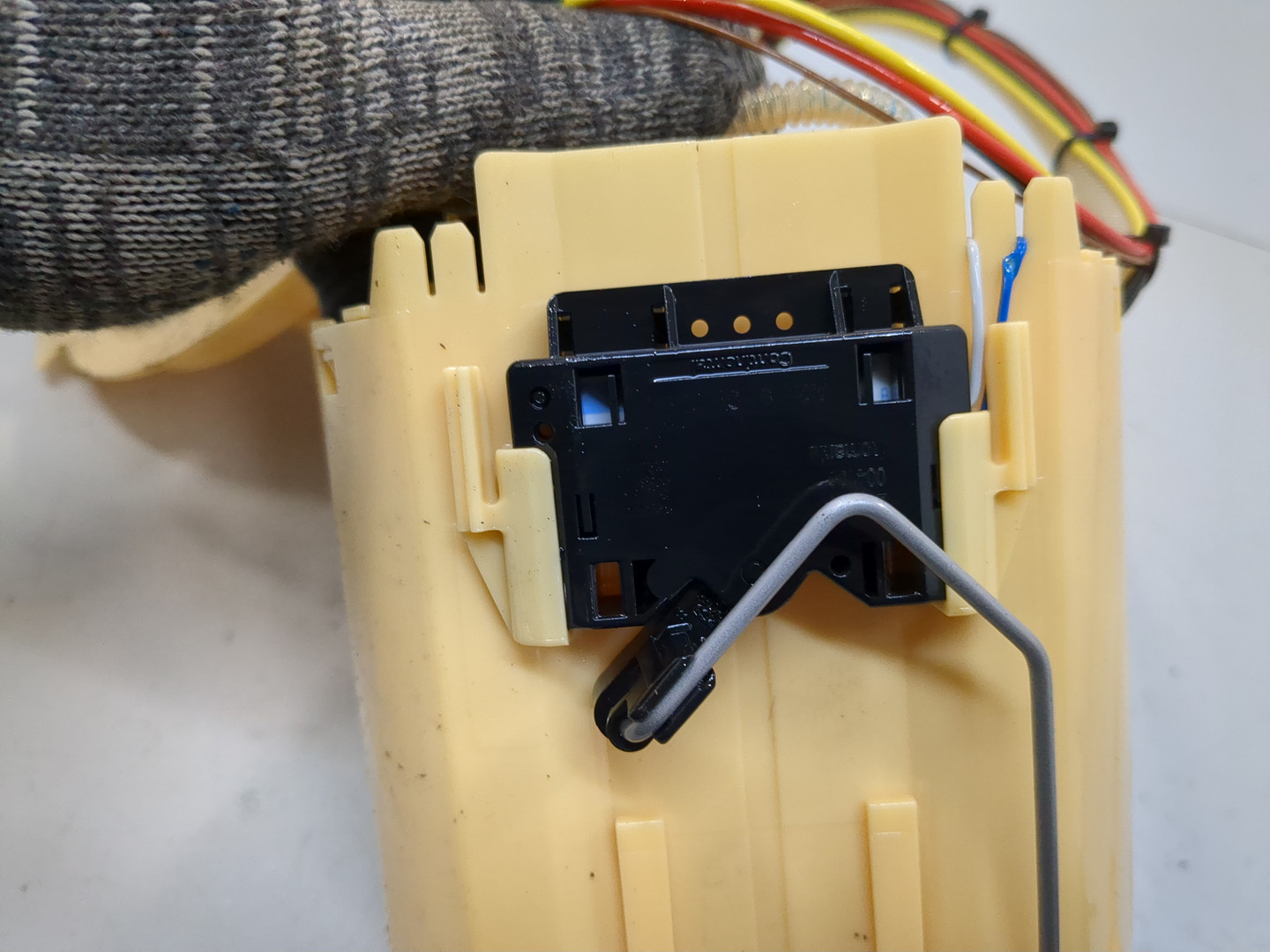 Насос топливный электрический