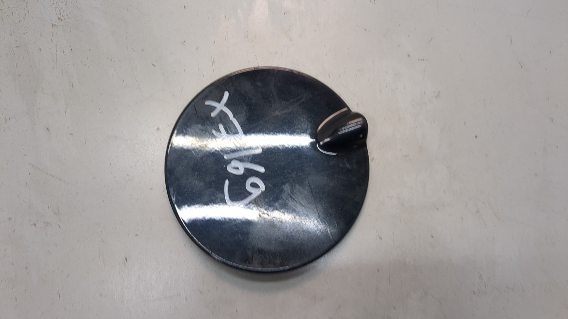 Лючок бензобака