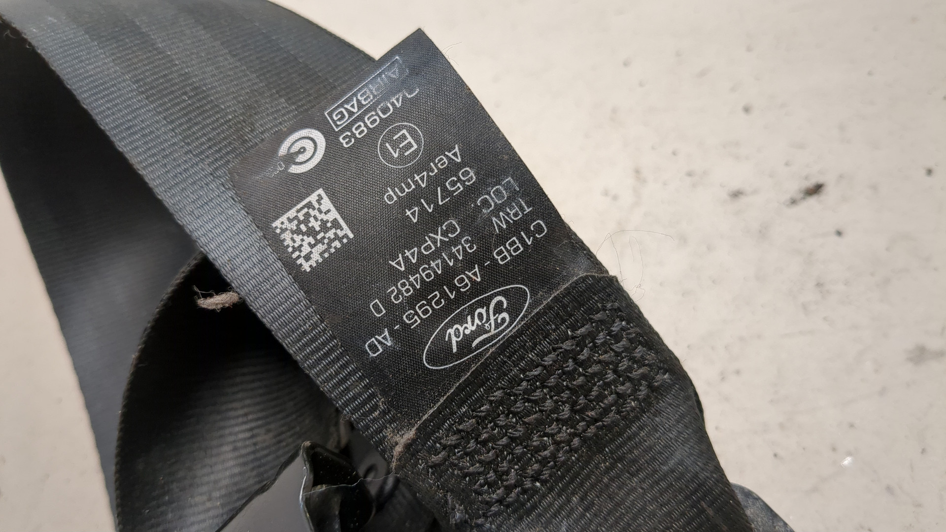 Ремень безопасности