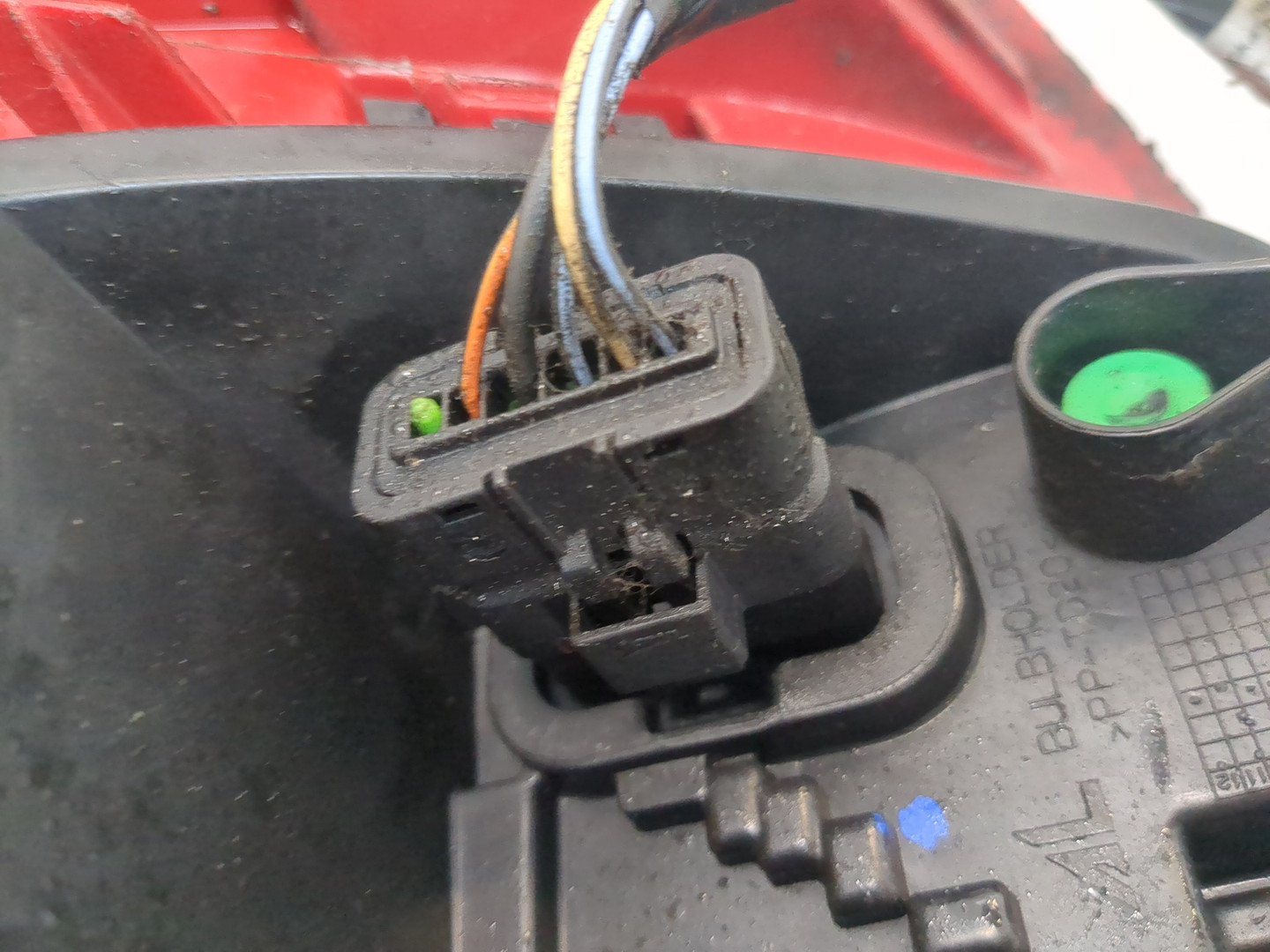 Фонарь задний левый