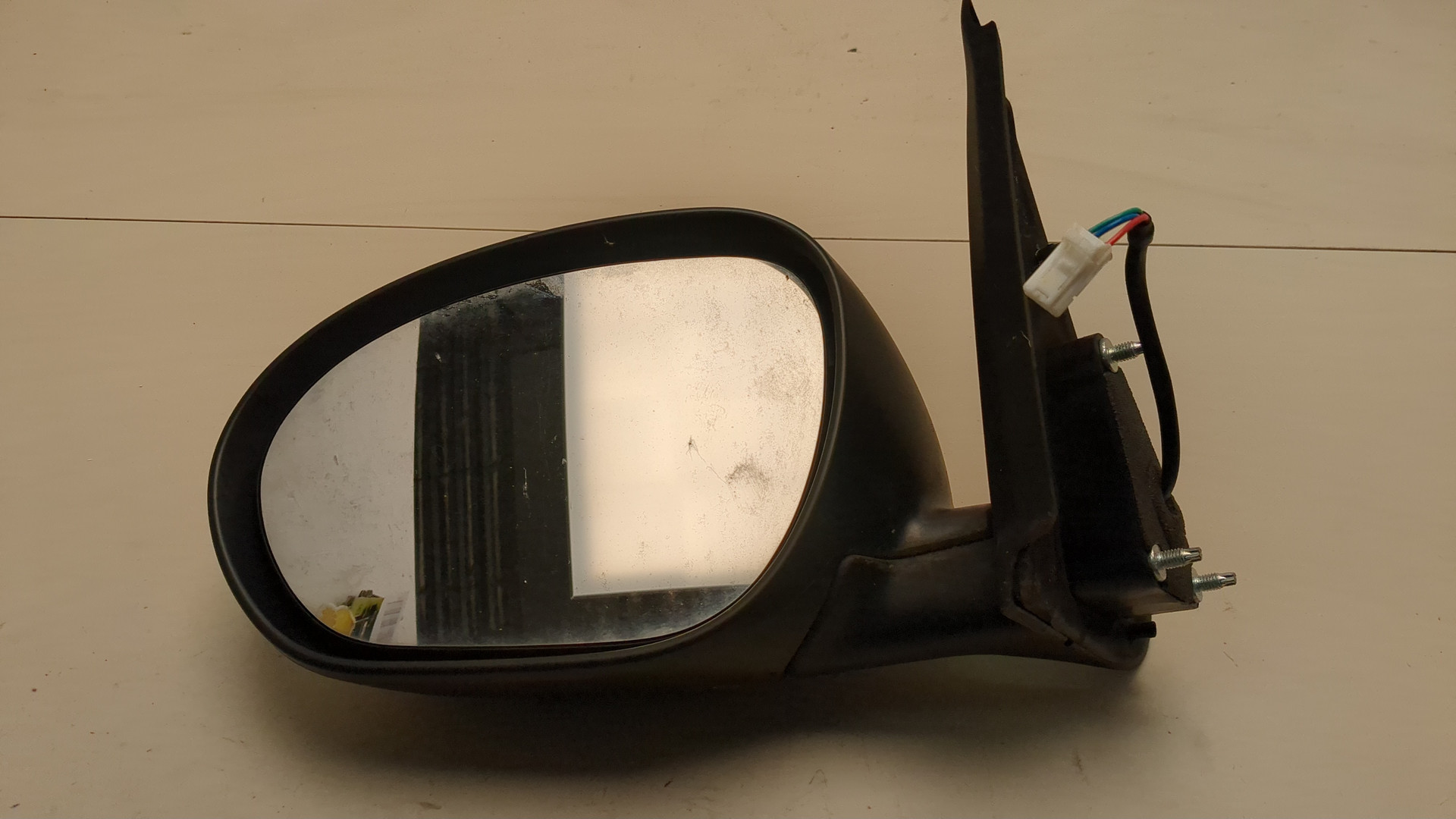 Зеркало левое электрическое