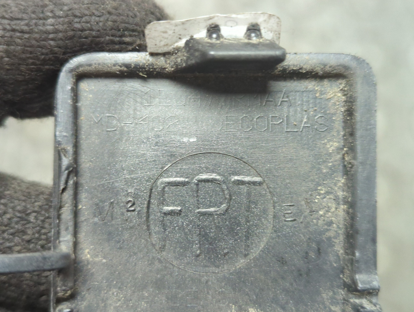 Заглушка буксировочного крюка