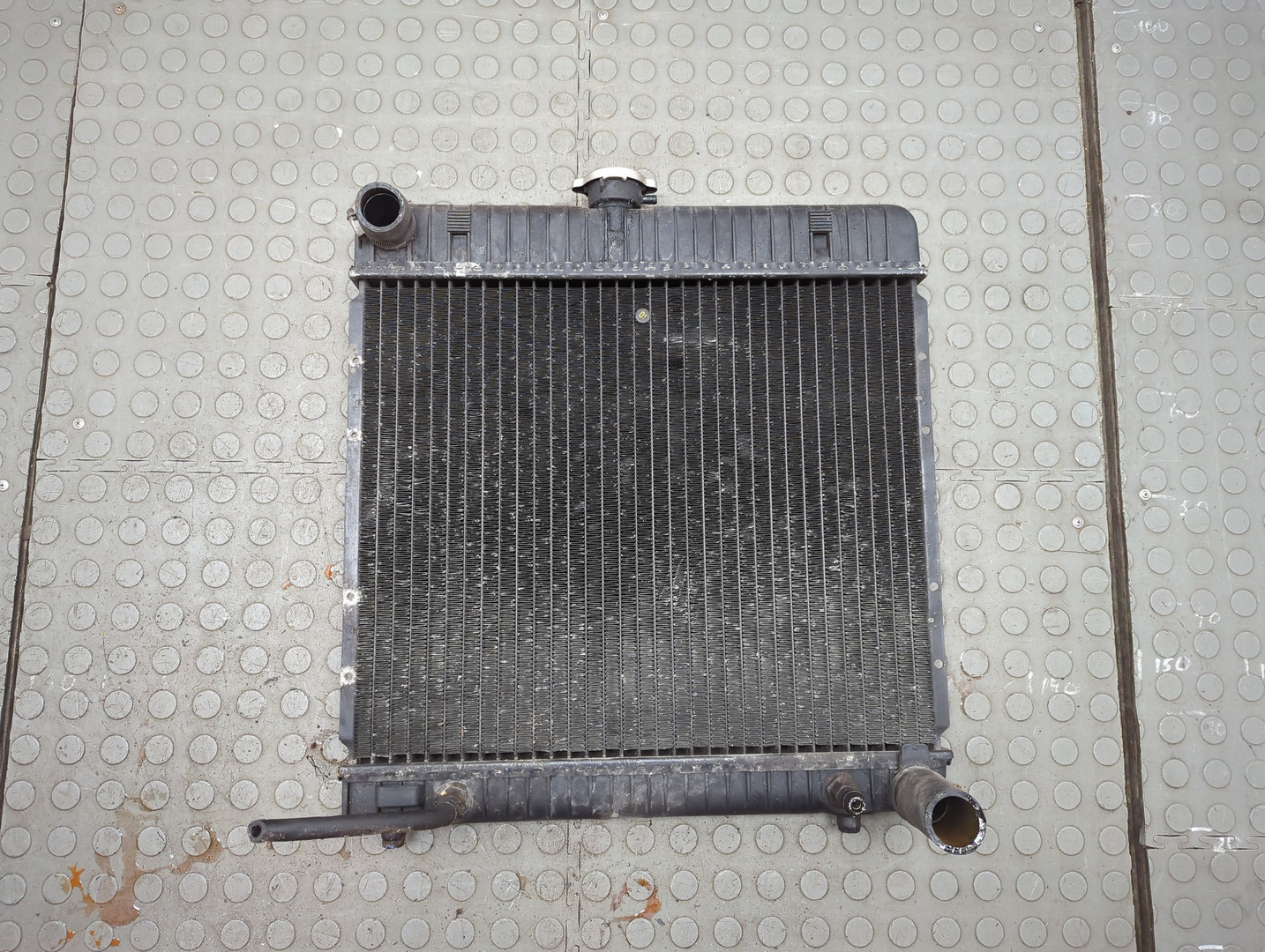 Радиатор охлаждения двигателя основной