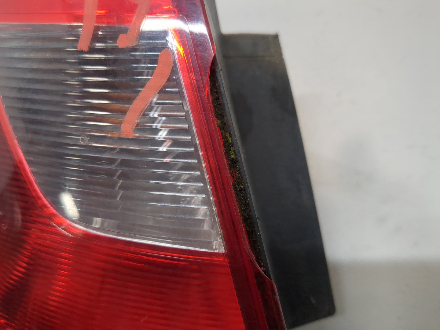 Фонарь задний левый