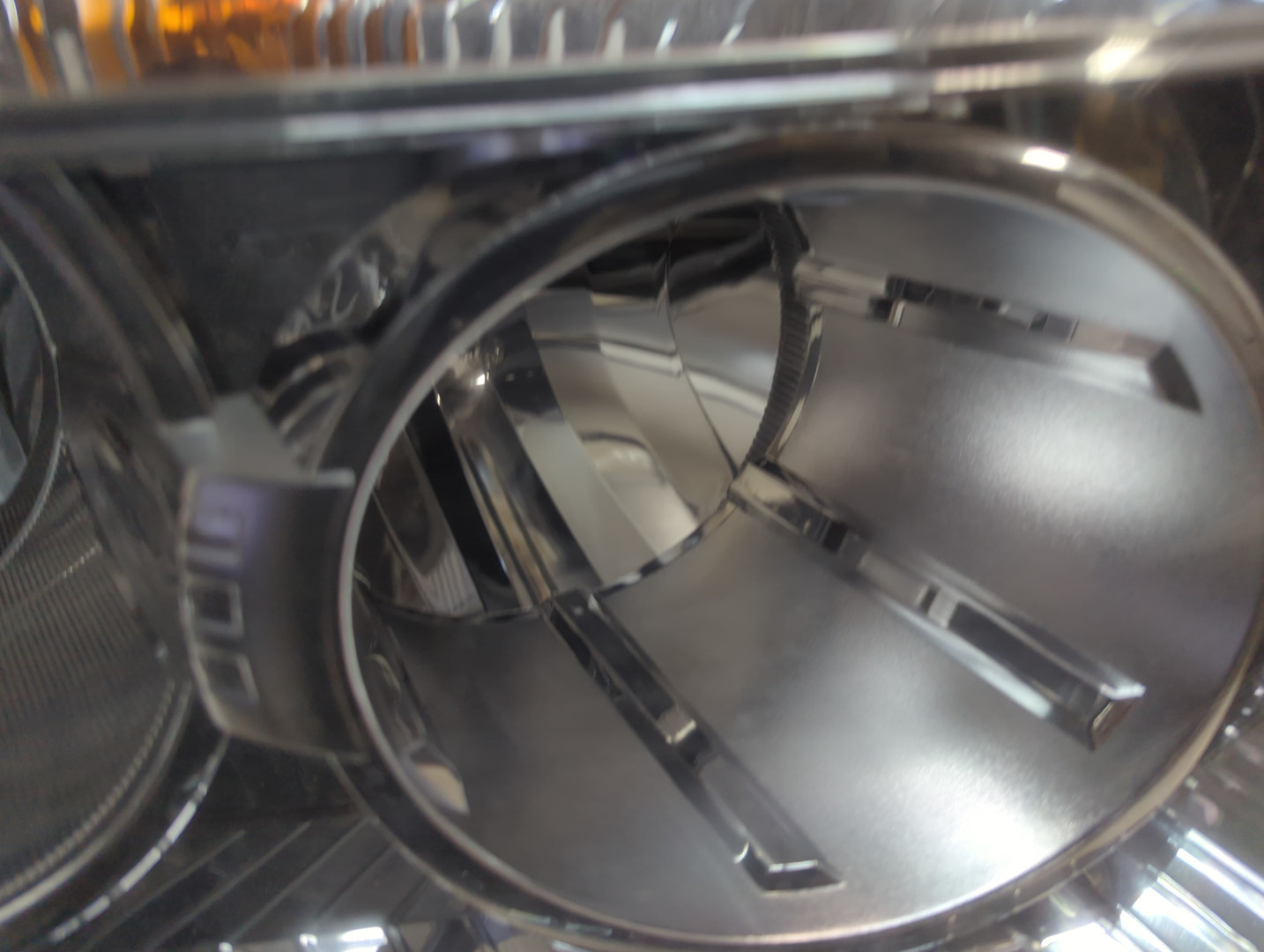 Фара правая