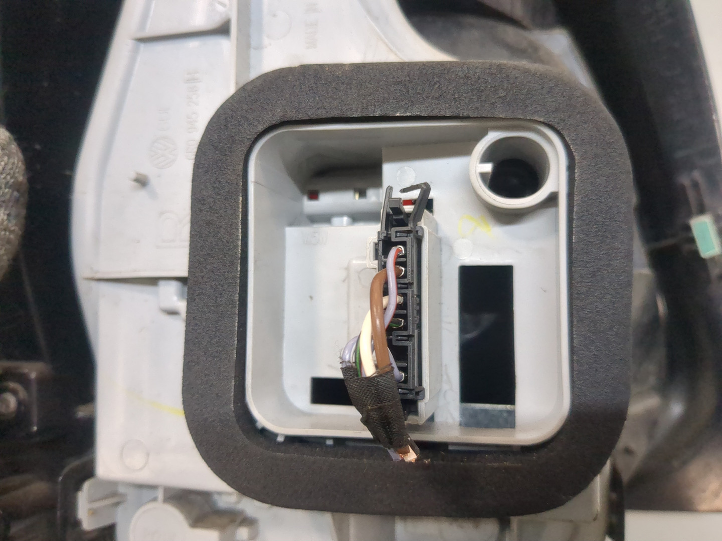 Фонарь задний правый