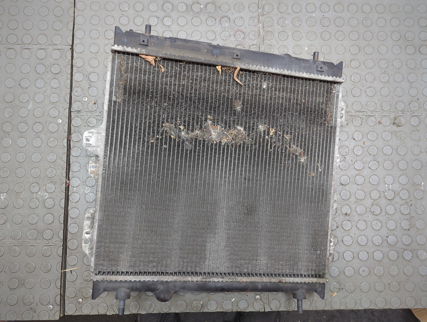 Радиатор охлаждения двигателя основной