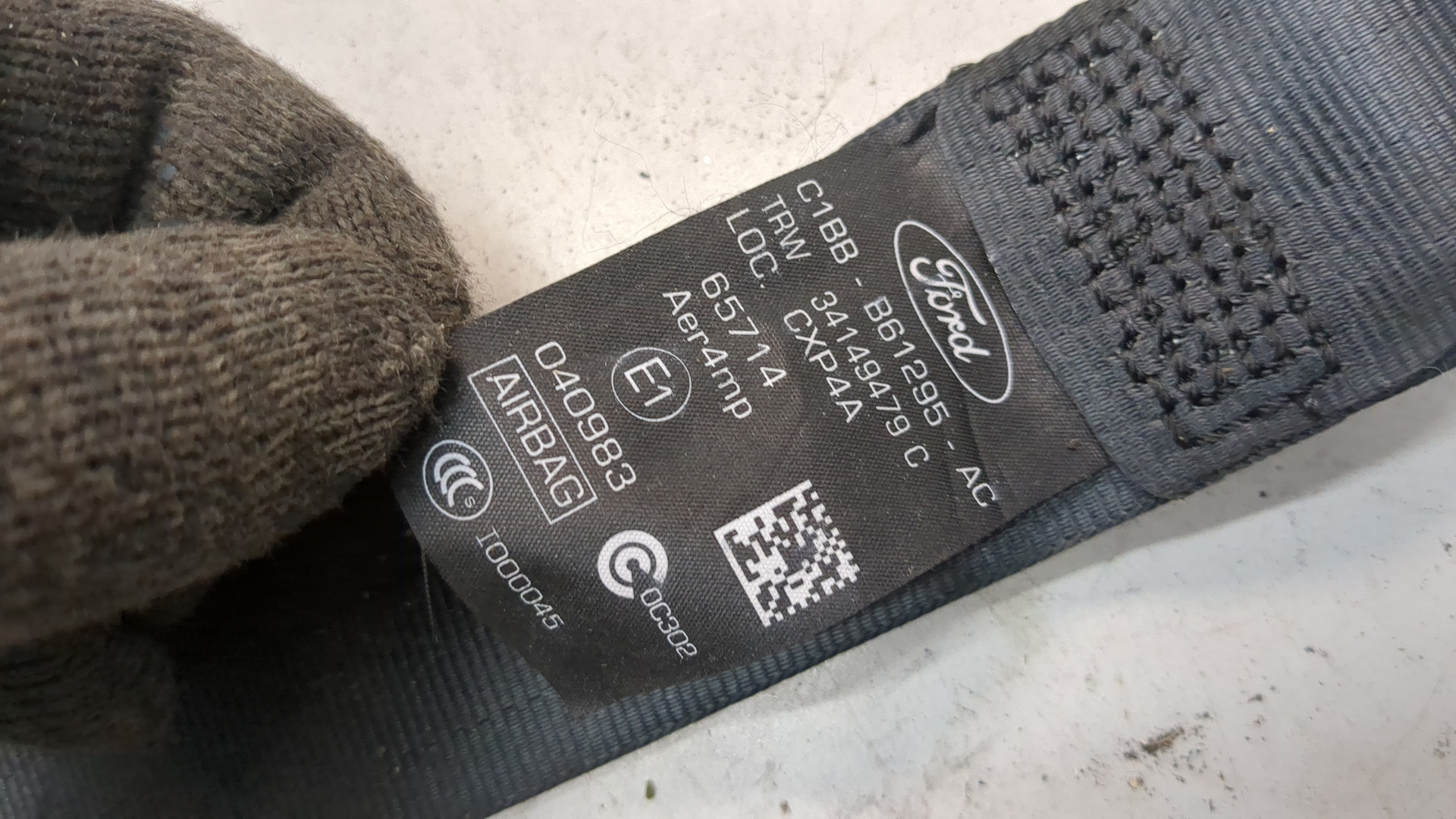 Ремень безопасности