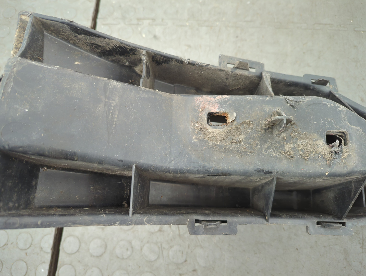 Усилитель переднего бампера