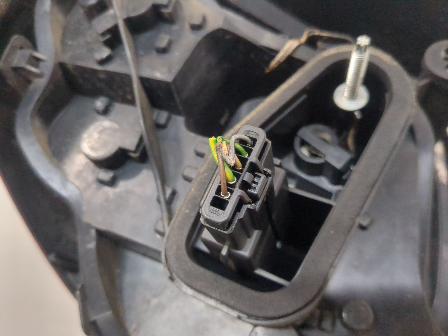 Фонарь задний правый