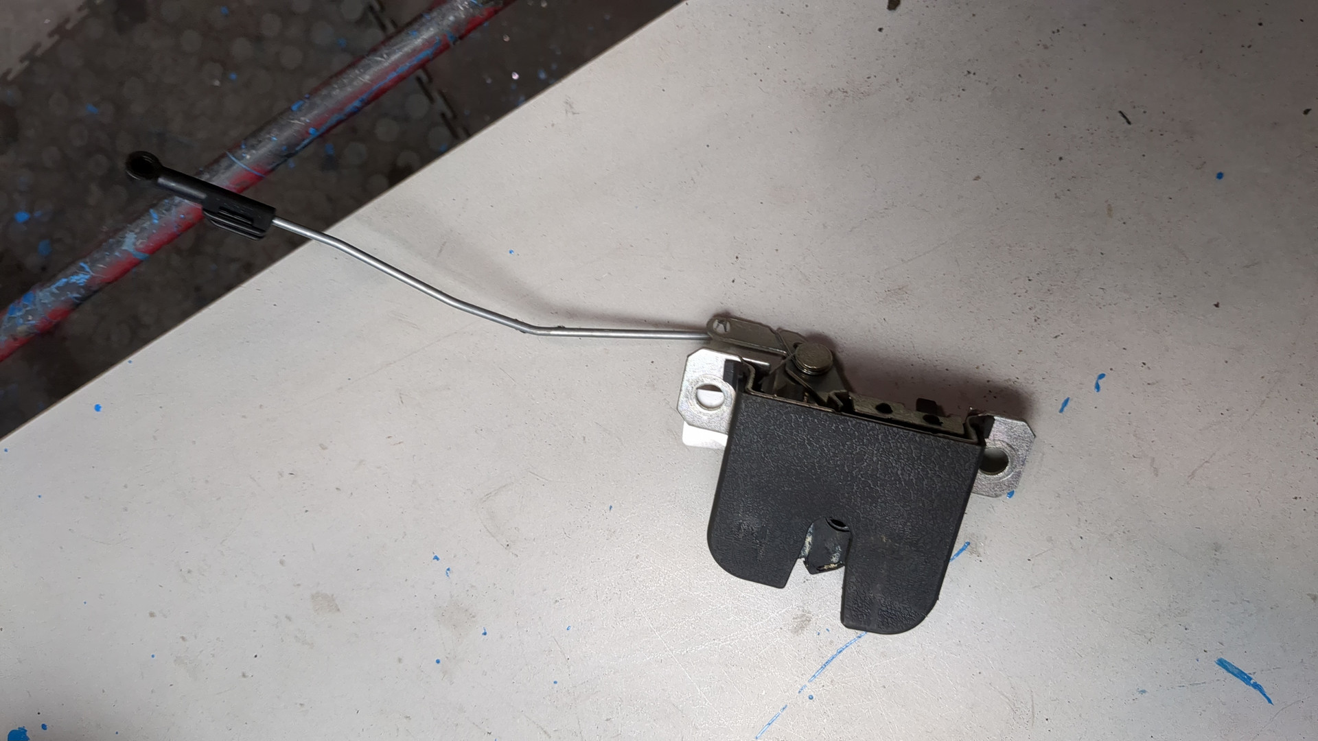 Замок багажника