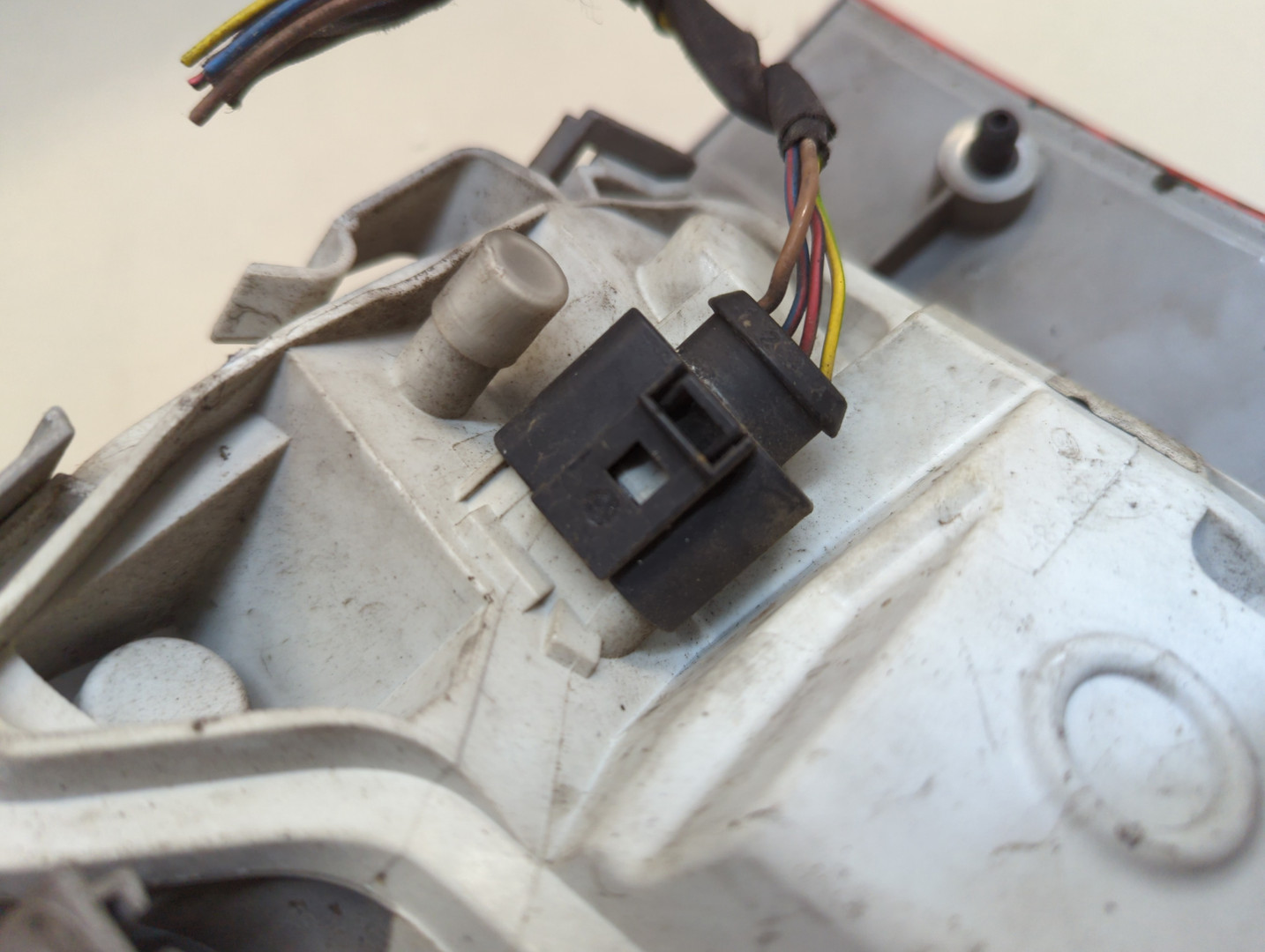 Фонарь задний правый