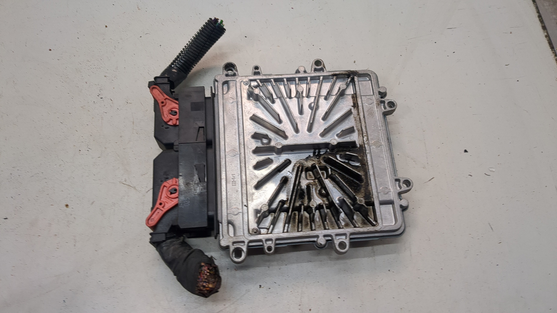 Блок управления двигателем