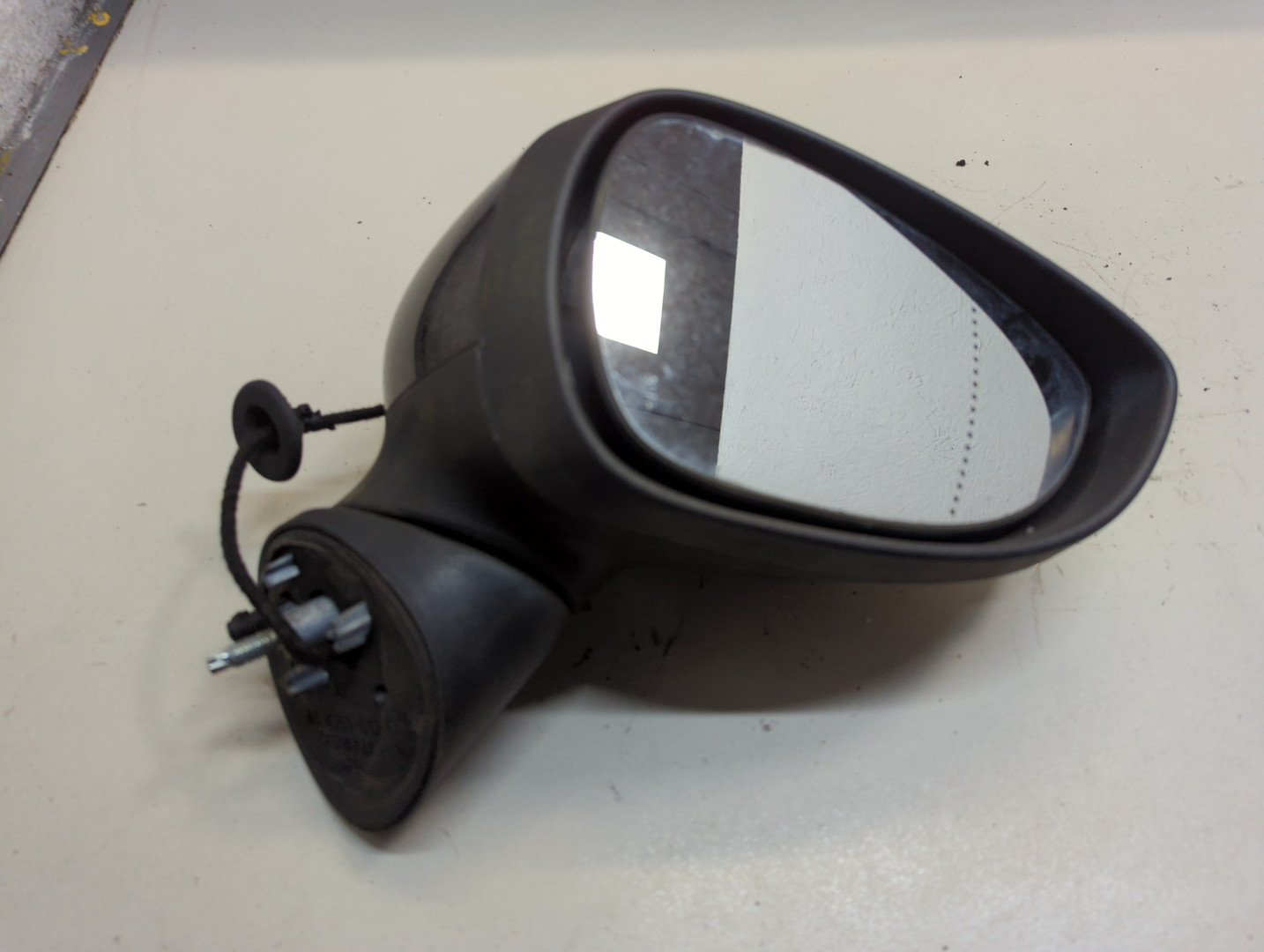 Зеркало правое электрическое