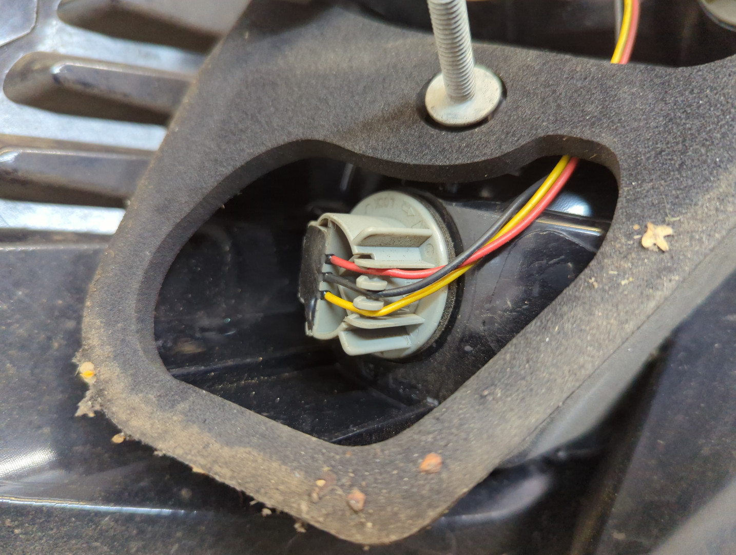 Фонарь задний левый