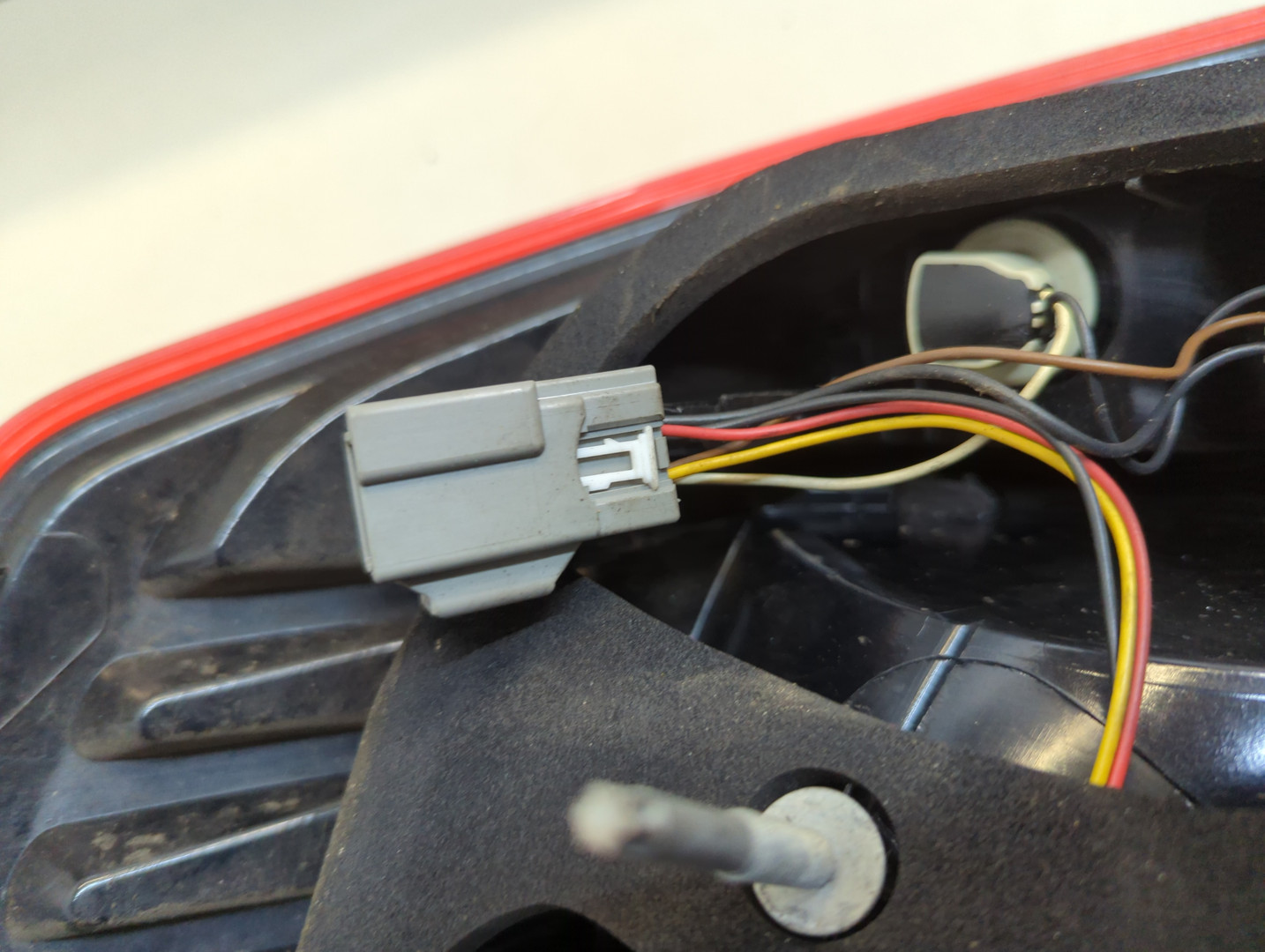 Фонарь задний левый