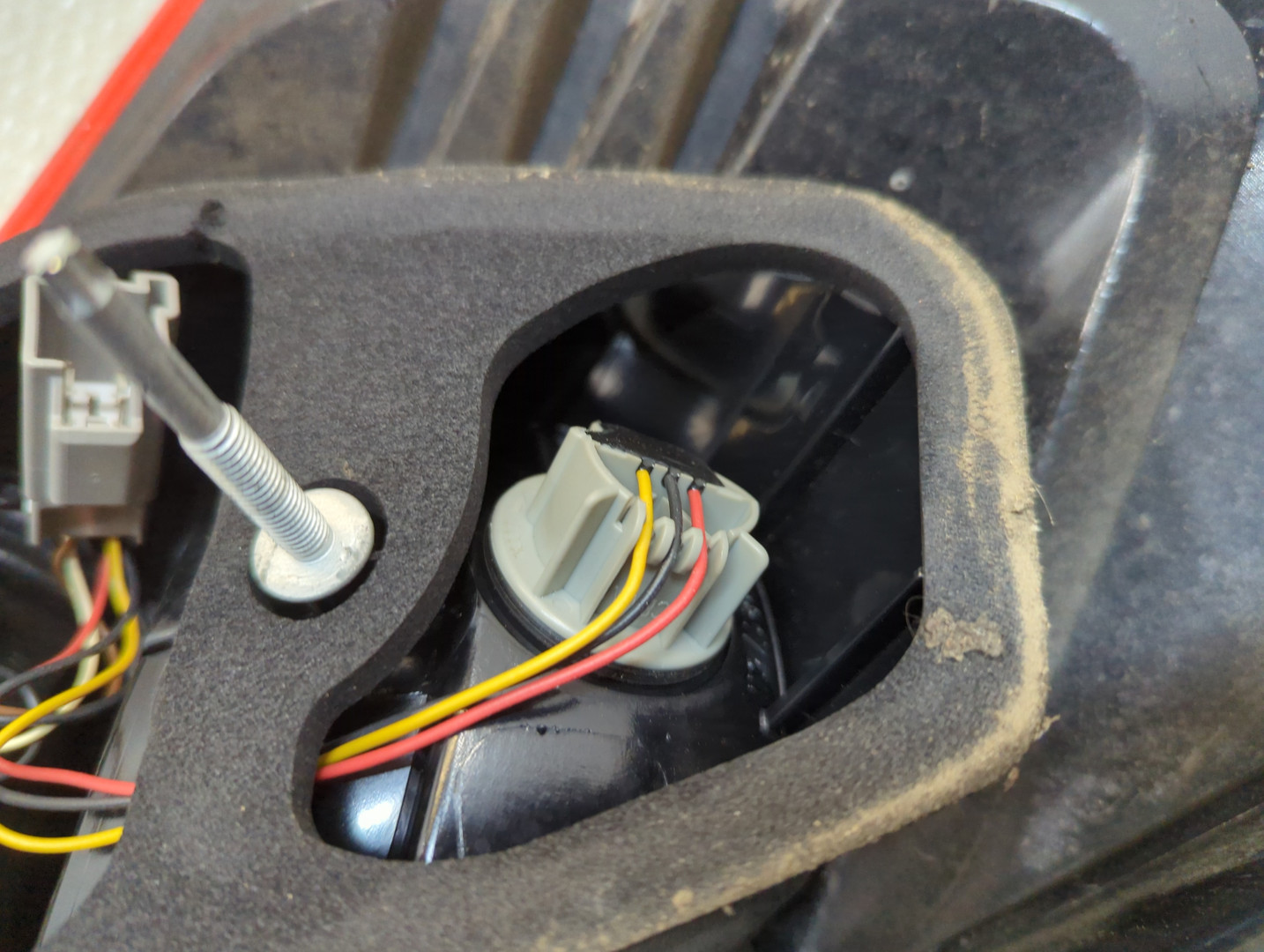 Фонарь задний правый