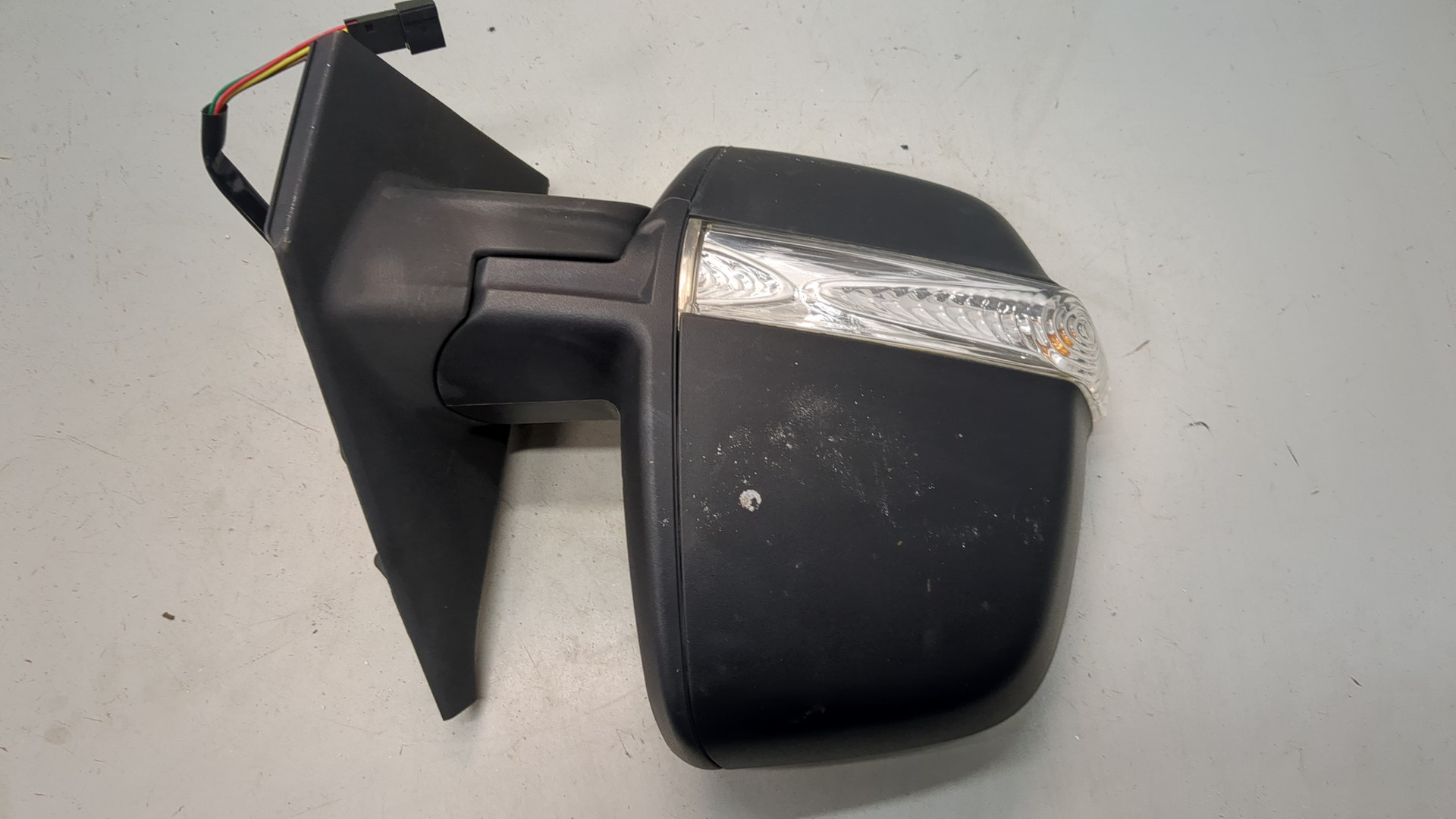 Зеркало правое электрическое