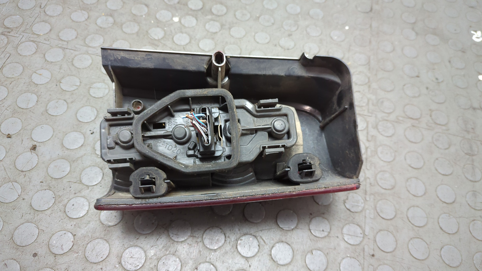 Фонарь задний левый