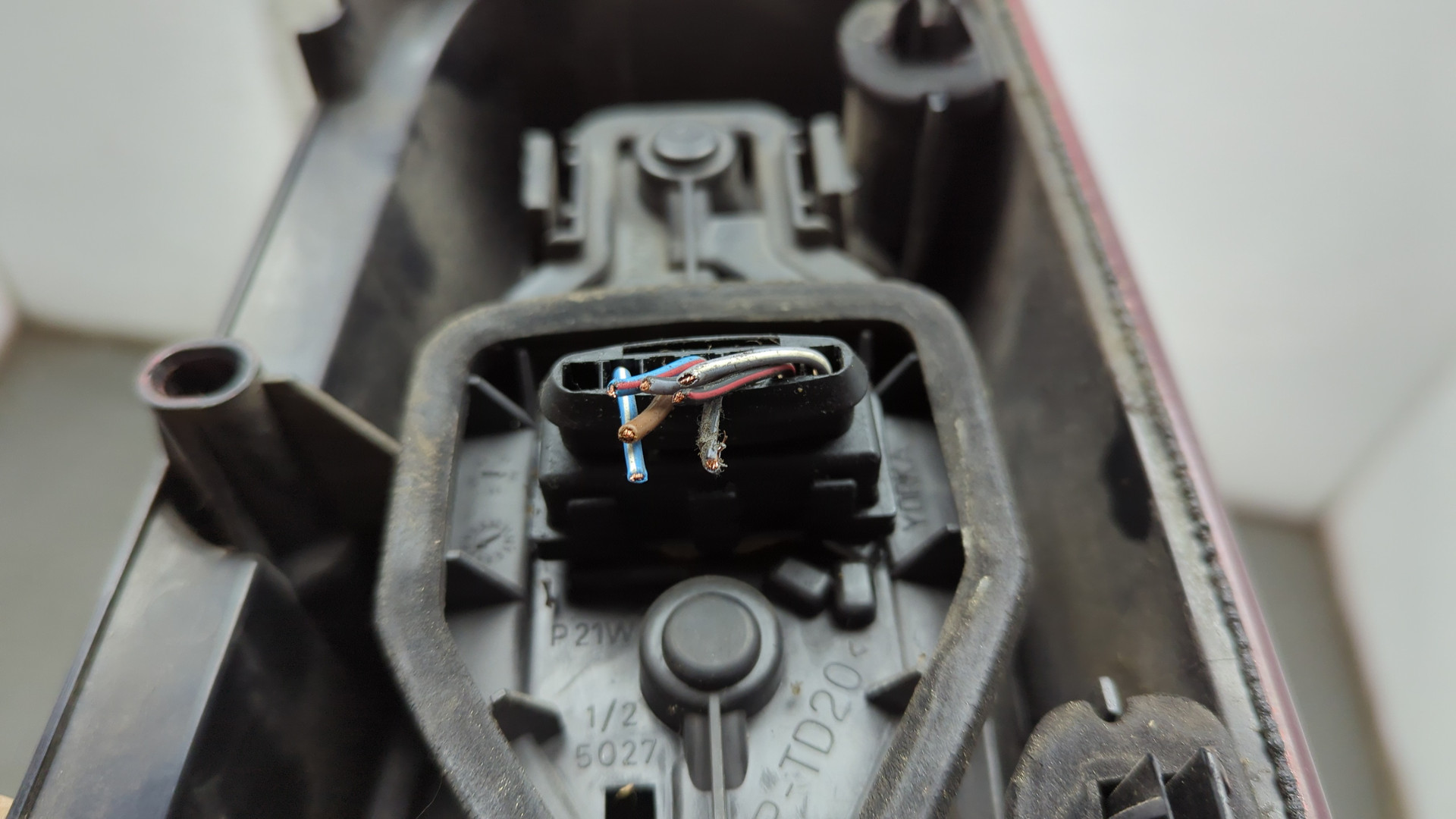 Фонарь задний левый