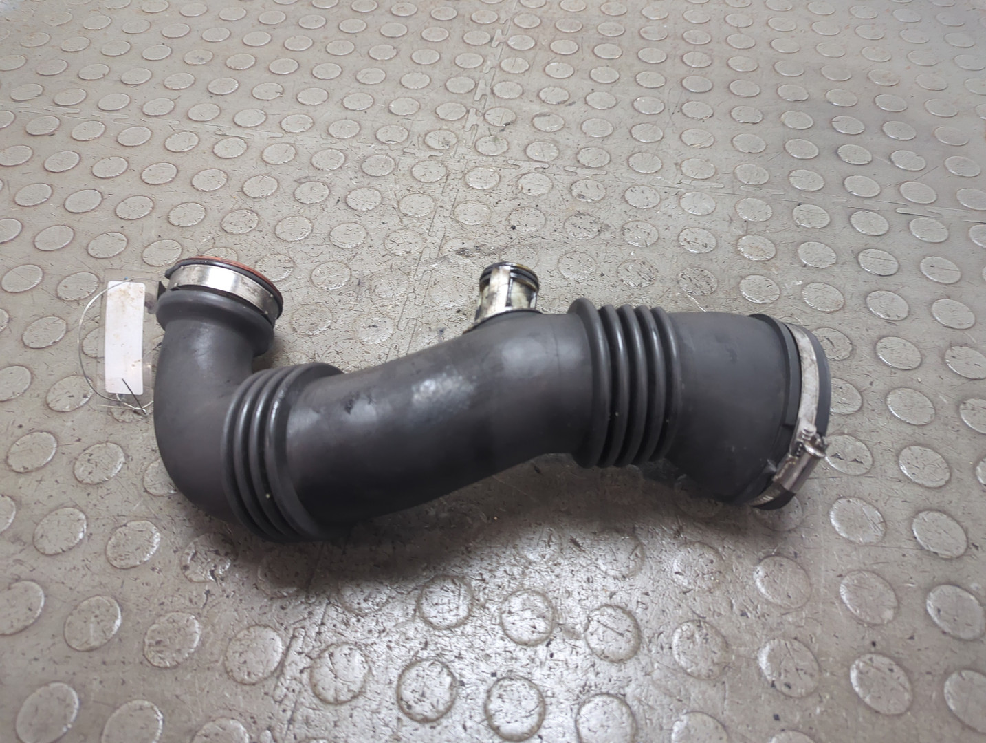 Патрубок воздушного фильтра