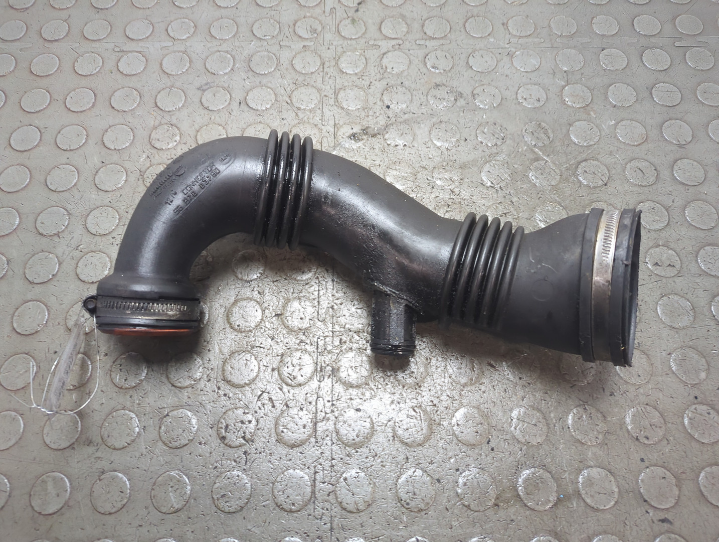 Патрубок воздушного фильтра