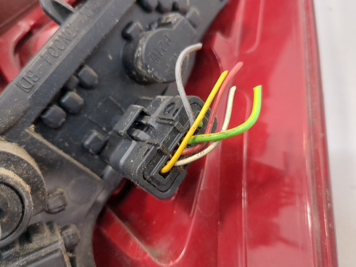 Фонарь задний левый