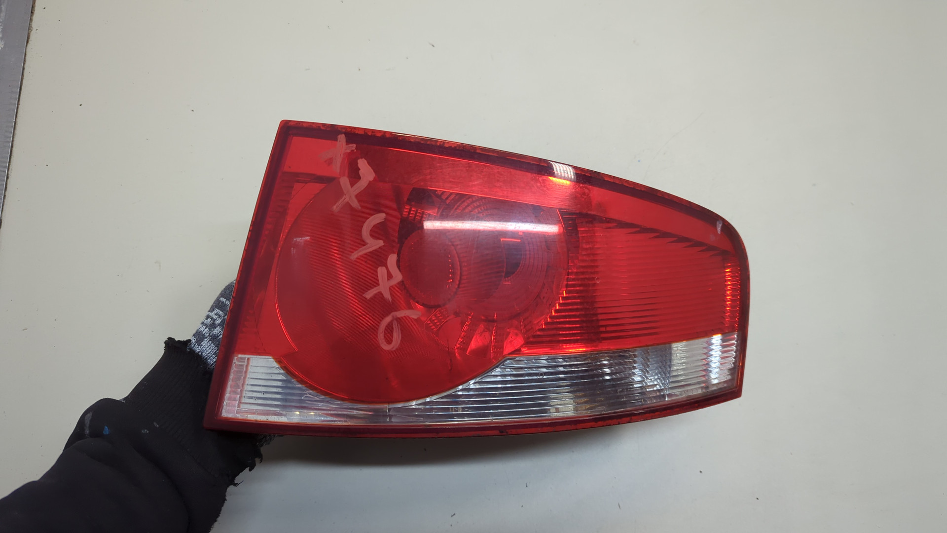 Фонарь задний правый