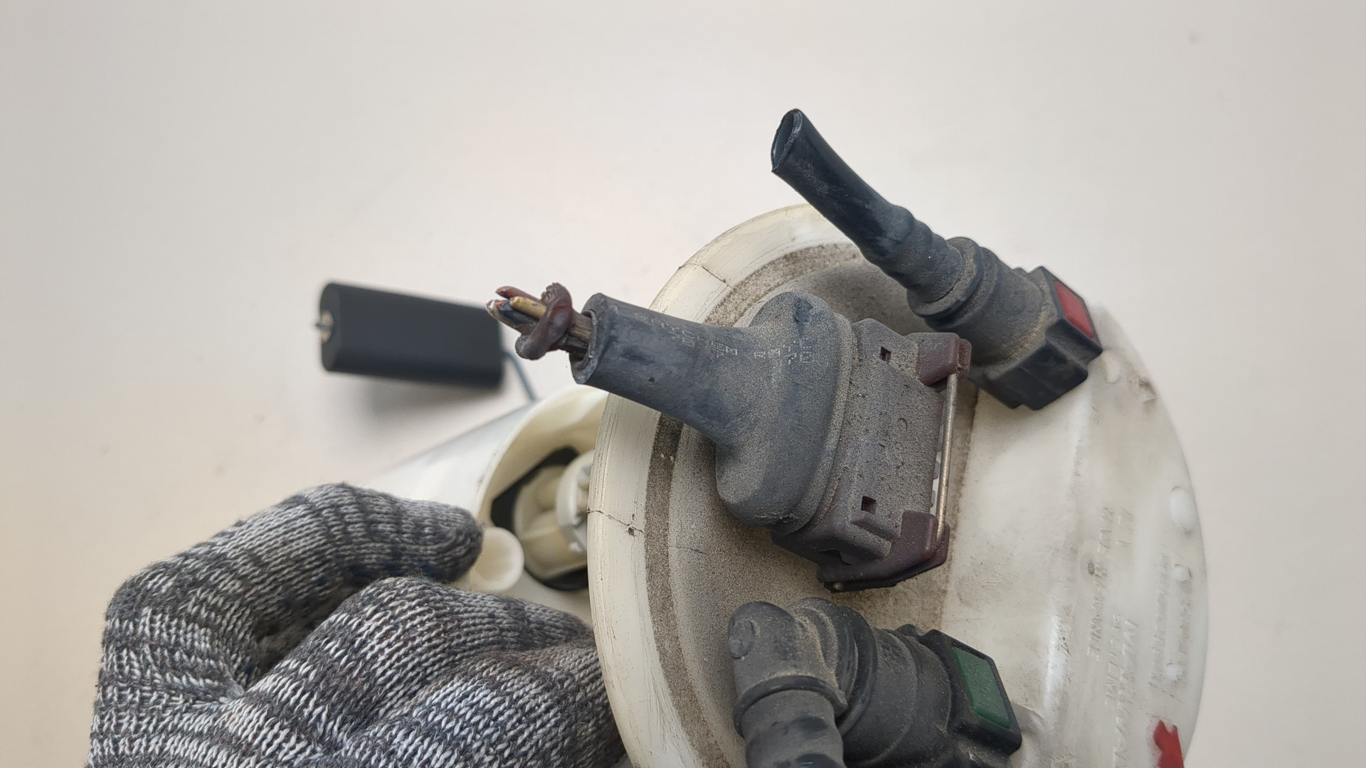 Насос топливный электрический