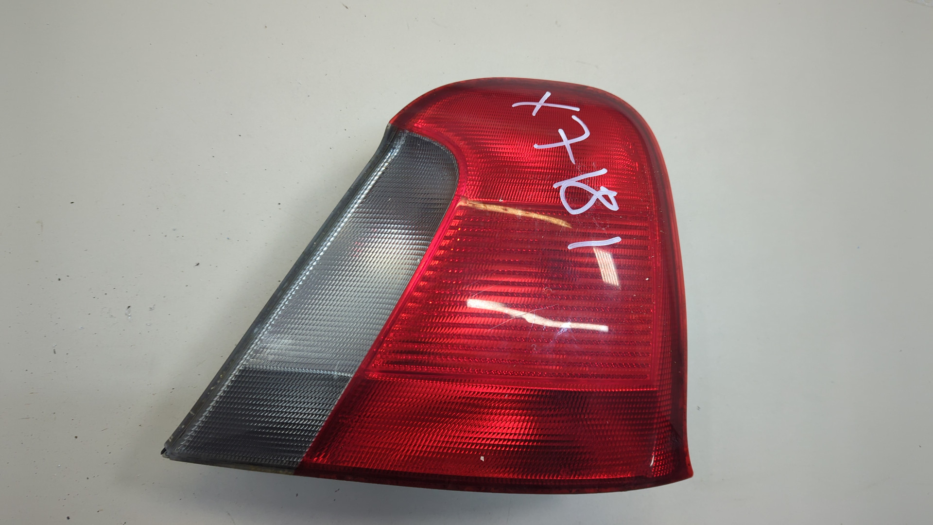 Фонарь задний правый