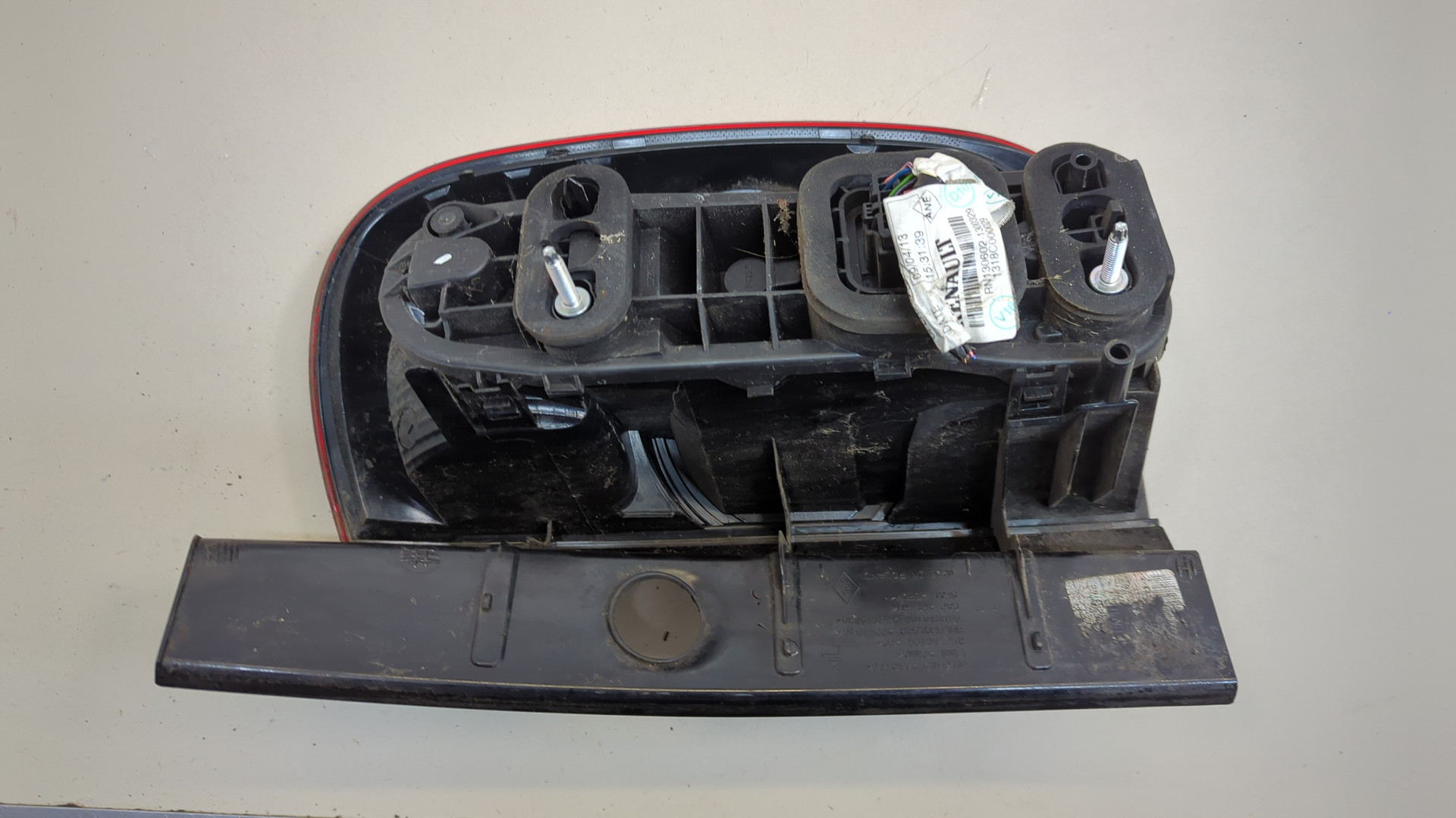 Фонарь задний левый