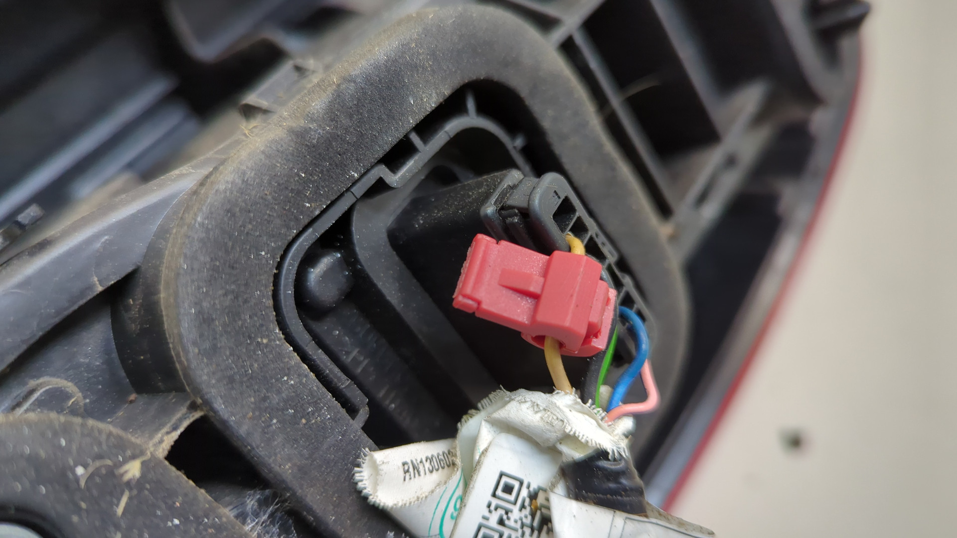 Фонарь задний левый