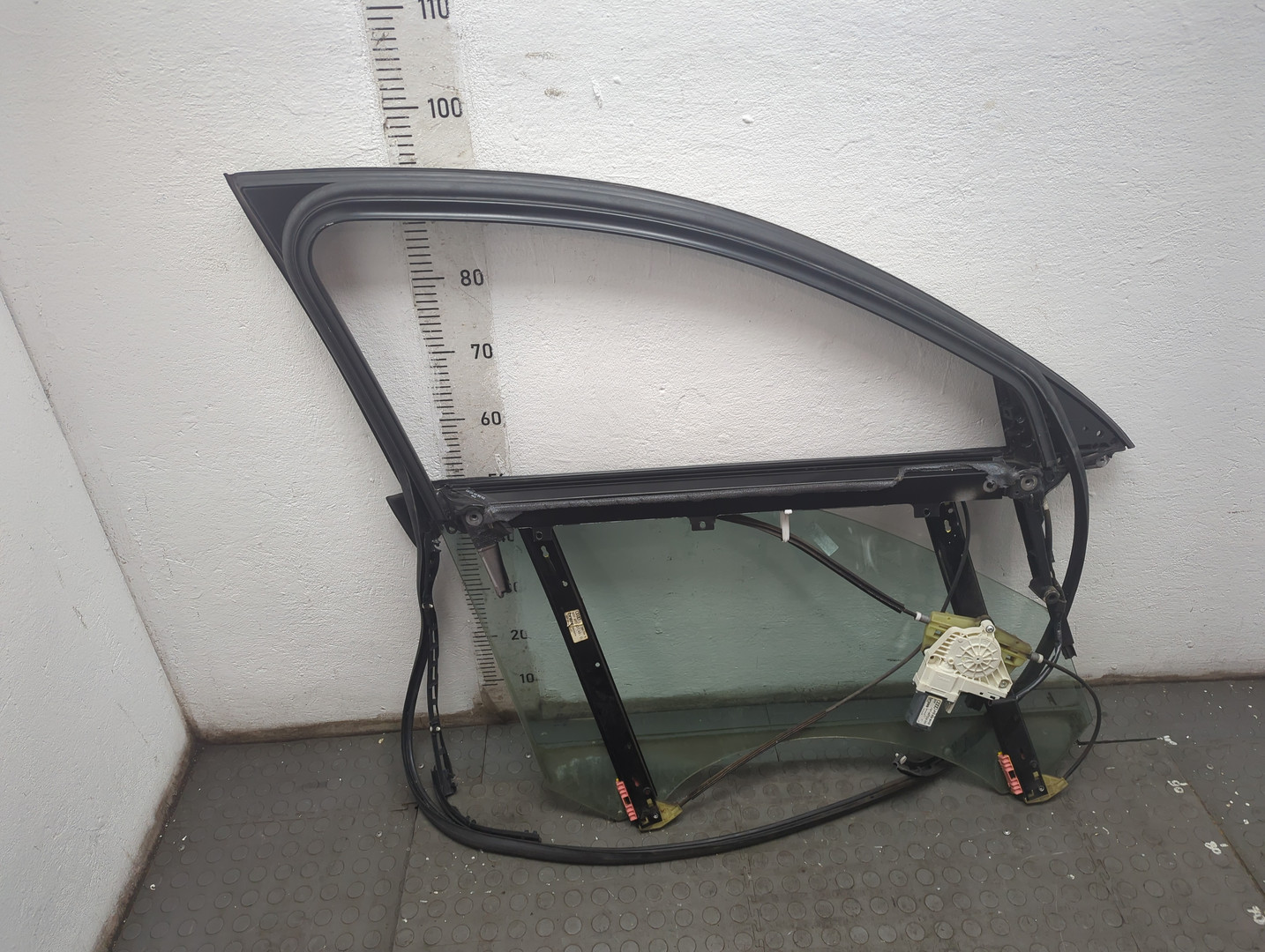 Стеклоподъемник электр. передний левый