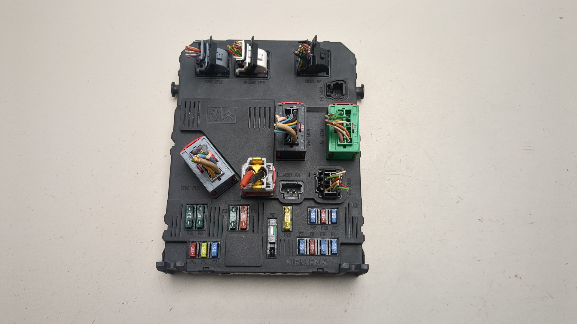 Блок предохранителей