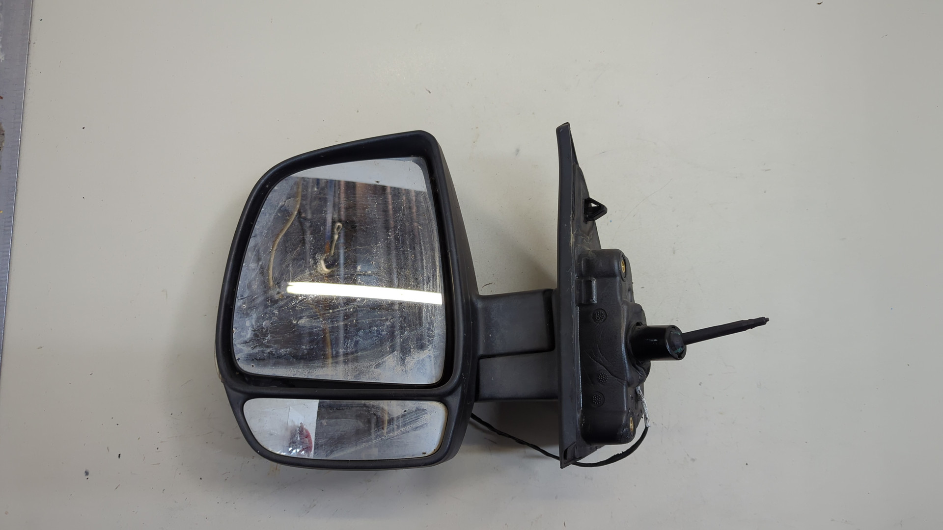 Зеркало левое электрическое