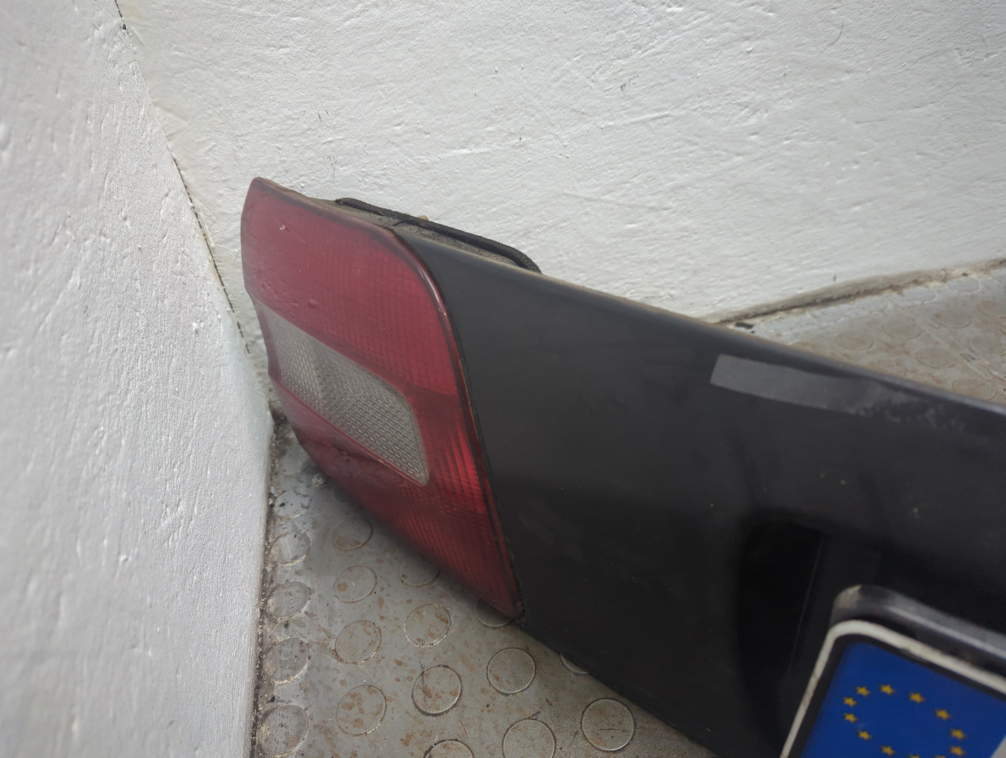 Накладка крышки багажника