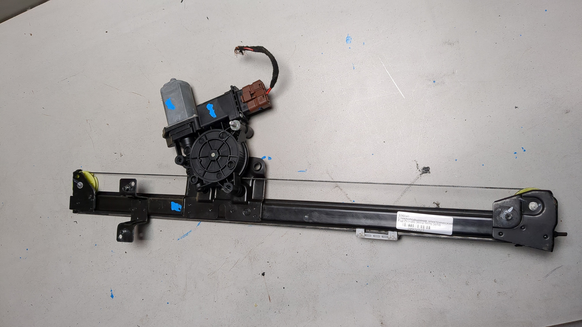 Стеклоподъемник электр. передний левый