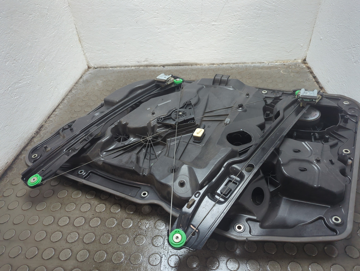 Стеклоподъемник электр. передний левый