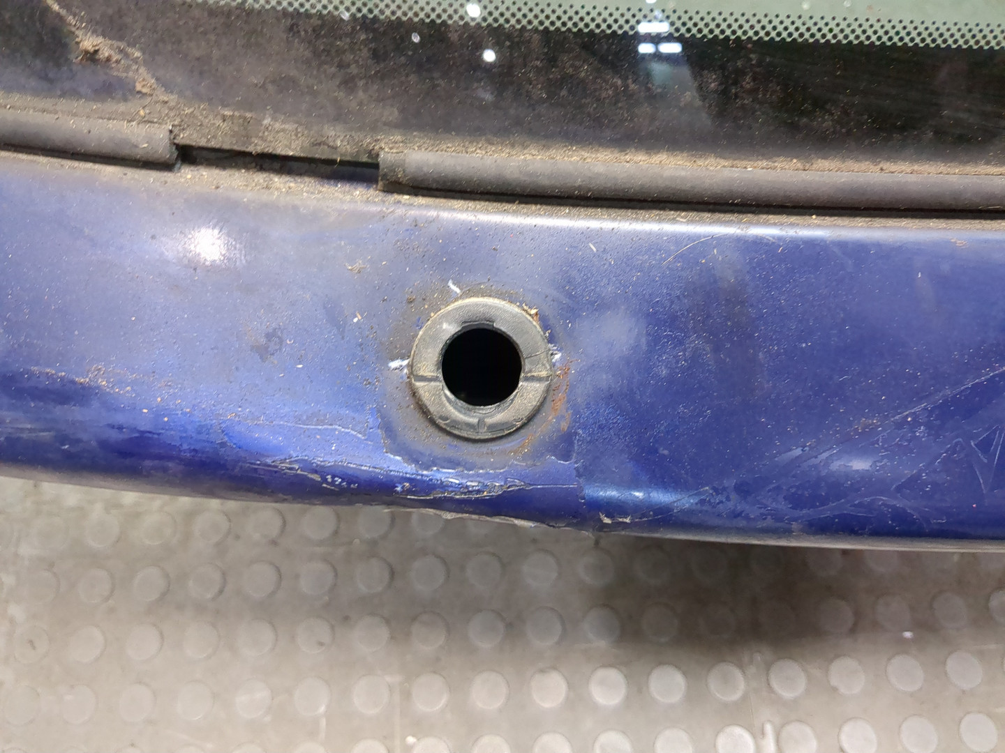 Дверь багажника