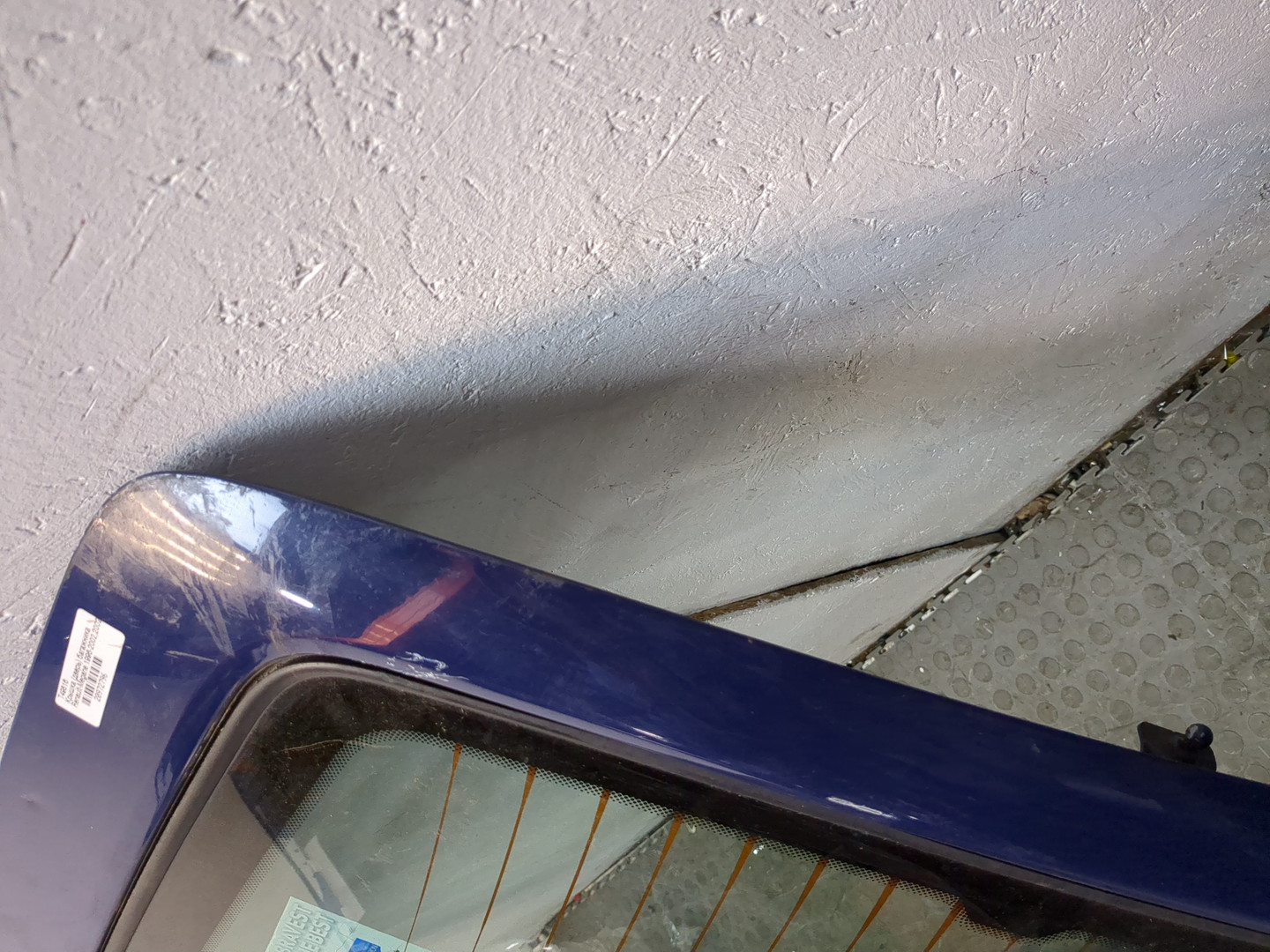 Дверь багажника