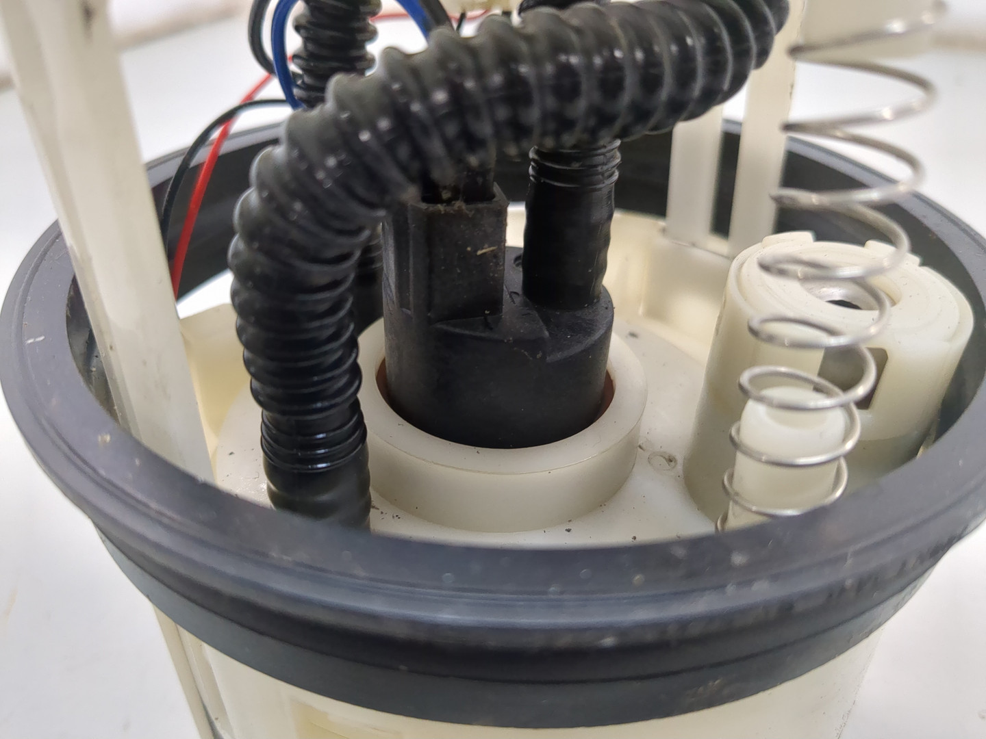 Насос топливный электрический