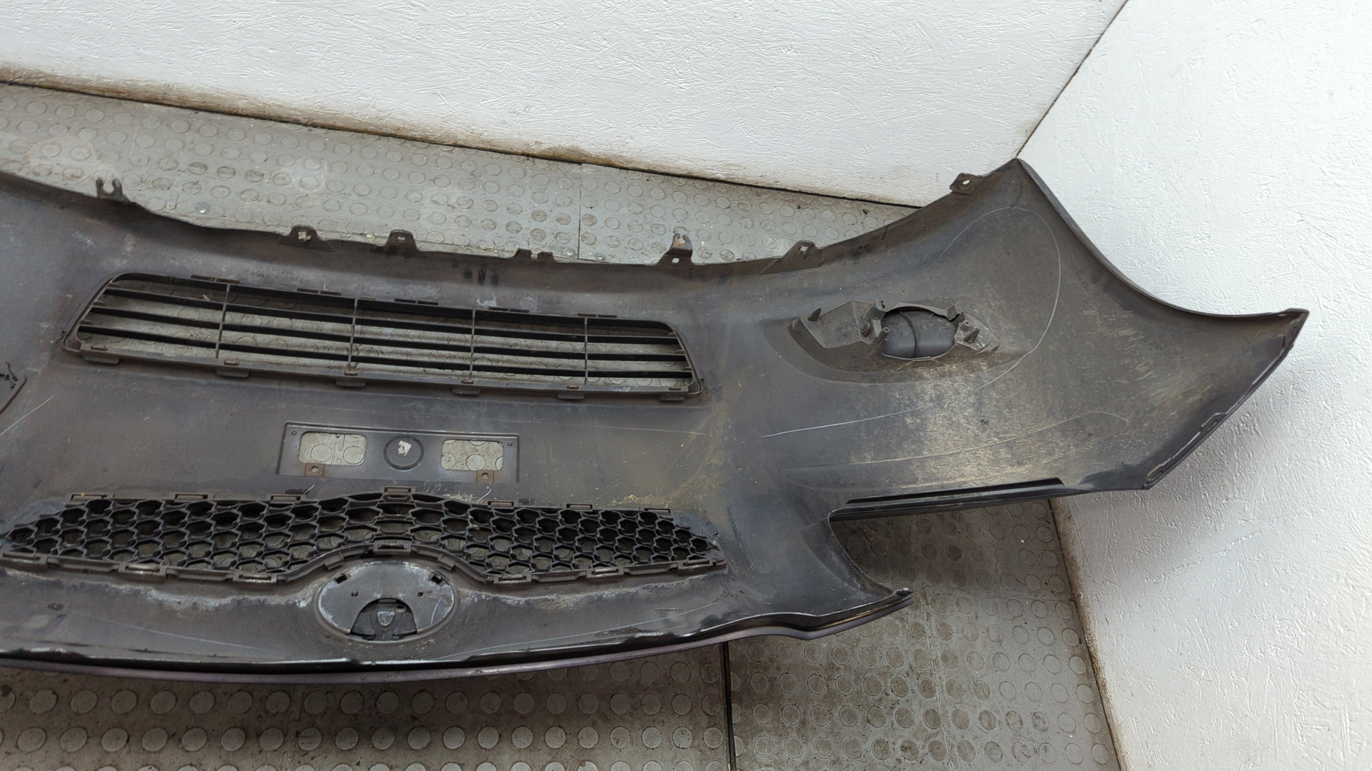 Бампер передний