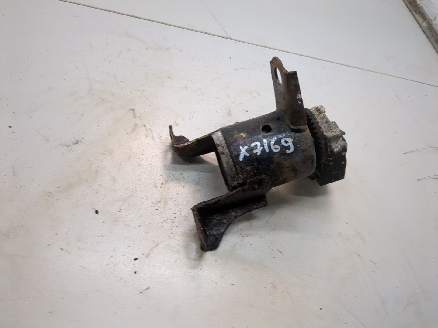 Опора двигателя