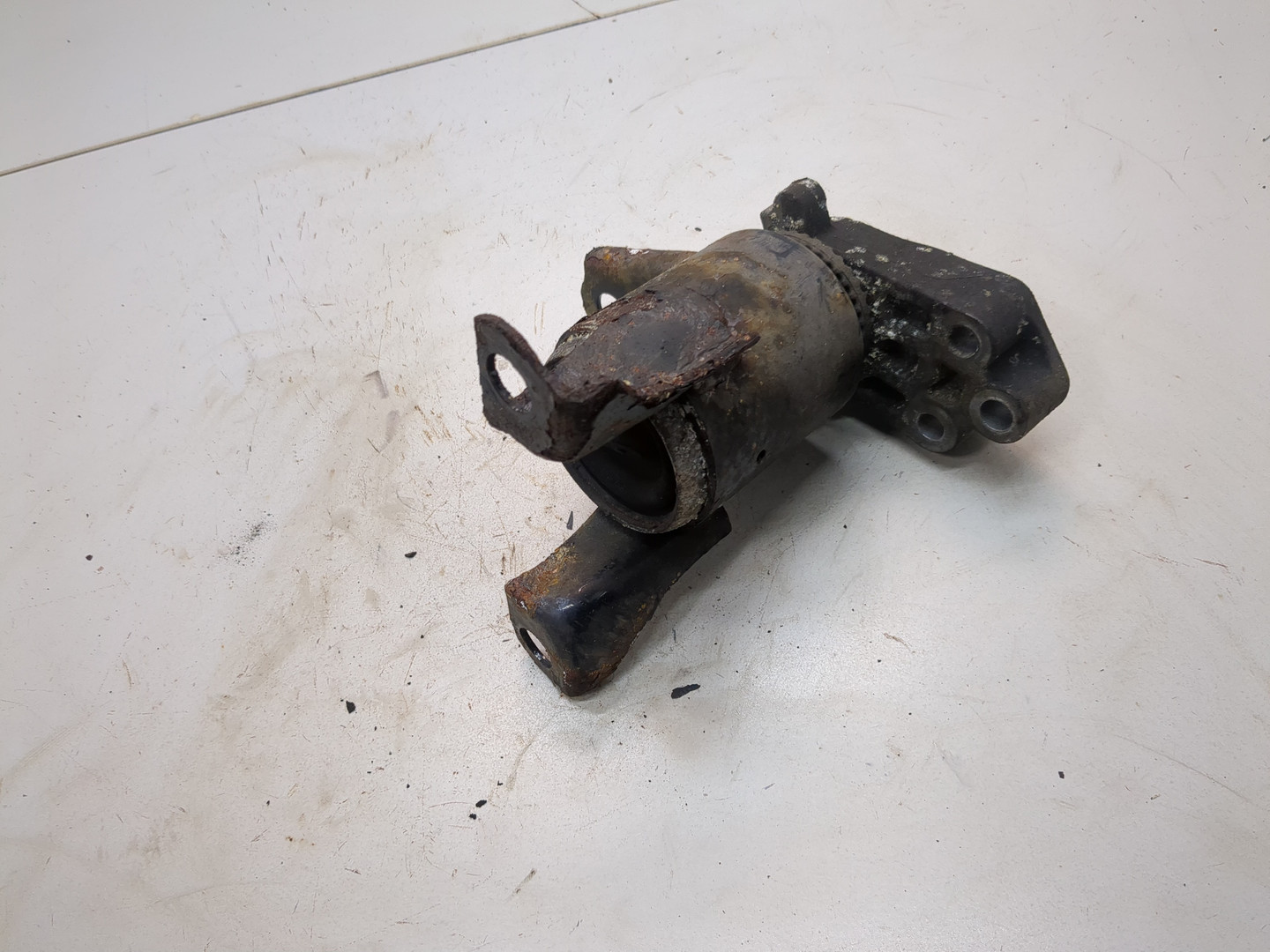 Опора двигателя