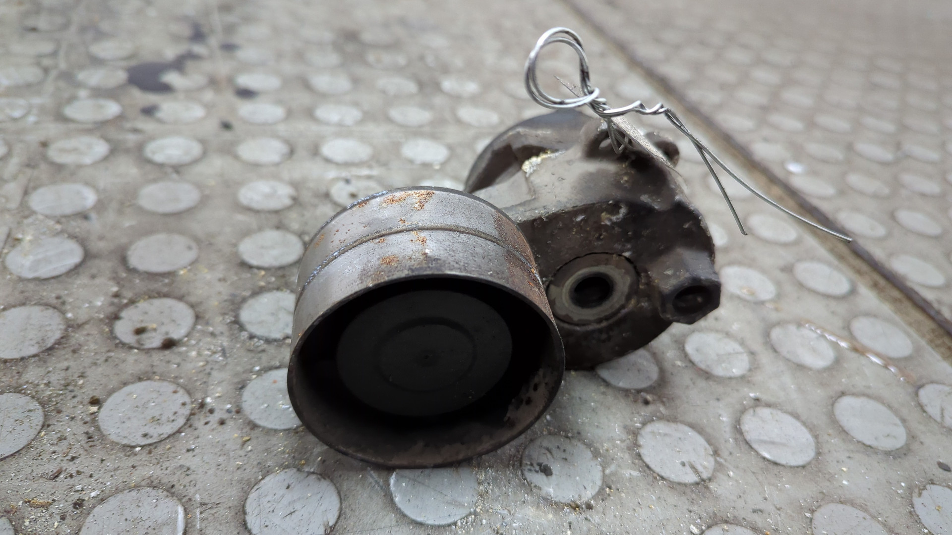 Натяжитель ремня